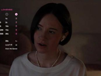 MissEssie — Bongacams recorded stream screenshot (19 Apr 2025)