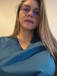 alicee16 — Stripchat recorded stream image, 19.04.2025 21:30