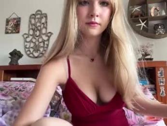 kittengirlxo — Chaturbate recorded stream image, 21.04.2025 03:20