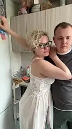 MrMrsRight — Stripchat recorded stream image, 21.04.2025 06:40