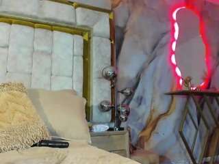emily-86 — Camsoda recorded stream image, 21.04.2025 15:10