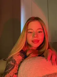 curchez_ — Stripchat recorded stream image, 21.04.2025 21:30