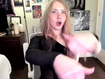 eve003300 — Chaturbate recorded stream image, 21.04.2025 22:10