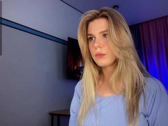 CherryGirlfriend — Bongacams recorded stream image, 22.04.2025 16:20