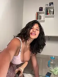 sexi_noemi — Stripchat recorded stream image, 22.04.2025 14:10