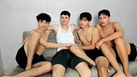 pelusos_mens — Stripchat recorded stream screenshot (22 Apr 2025)