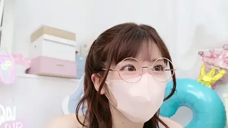 -minami- — Stripchat recorded stream image, 23.04.2025 12:10