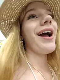 NicoleCut — Stripchat recorded stream image, 23.04.2025 18:50
