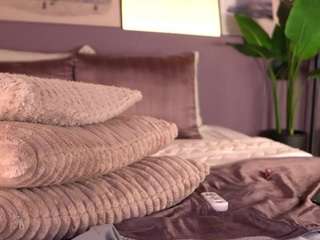 ellediane — Camsoda recorded stream image, 24.04.2025 00:30