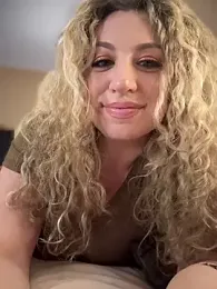 miamellycious — Stripchat recorded stream image, 24.04.2025 00:10