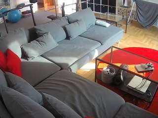 voyeurcam-julmodels-living-3 — Camsoda recorded stream image, 05.02.2025 12:50