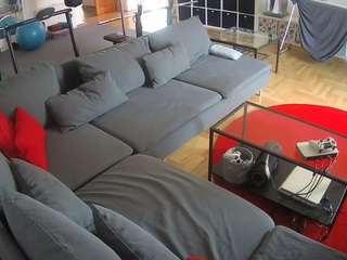 voyeurcam-julmodels-living-3 — Camsoda recorded stream image, 05.02.2025 12:50