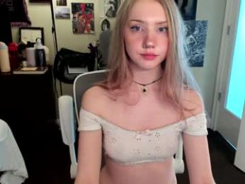 eve003300 — Chaturbate recorded stream image, 24.04.2025 22:20