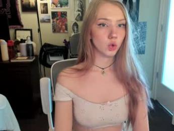 eve003300 — Chaturbate recorded stream image, 24.04.2025 22:20