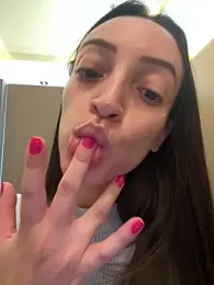 BelleLouiseVp — Stripchat recorded stream screenshot (25 Apr 2025)