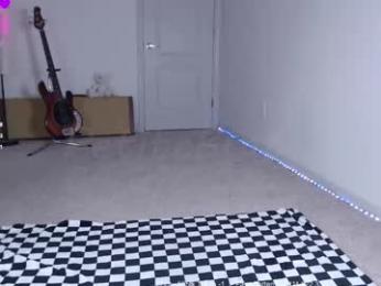 petitebrat — Chaturbate recorded stream screenshot (27 Apr 2025)