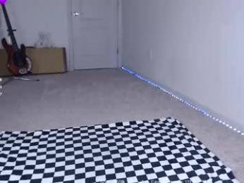 petitebrat — Chaturbate recorded stream screenshot (27 Apr 2025)