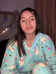 Laura-Khalifa — Stripchat recorded stream image, 28.04.2025 05:00