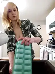 AmethystFoxx — Stripchat recorded stream screenshot (28 Apr 2025)