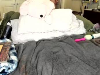 eve003300 — Chaturbate recorded stream image, 28.04.2025 22:00