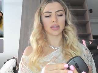 megan-ros — Camsoda recorded stream image, 30.04.2025 04:20