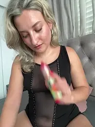 MileySummer — Stripchat recorded stream image, 30.04.2025 12:10