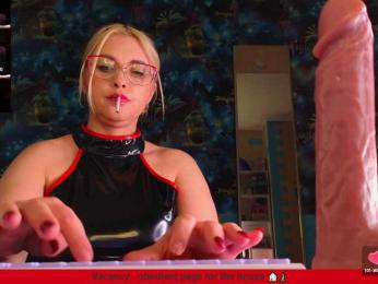 Mistress-Gwen — Bongacams recorded stream image, 30.04.2025 09:00