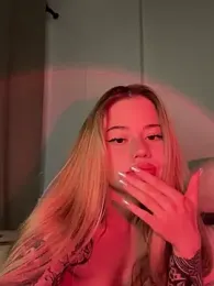 curchez_ — Stripchat recorded stream image, 01.05.2025 19:20