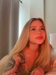 curchez_ — Stripchat recorded stream image, 01.05.2025 19:20