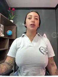 Hannahoff — Stripchat recorded stream image, 01.05.2025 22:20