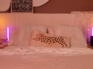 Mia Brooklyn — Flirt4free recorded stream screenshot (03 May 2025)