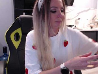 blondalina — Bongacams recorded stream image, 05.05.2025 09:40