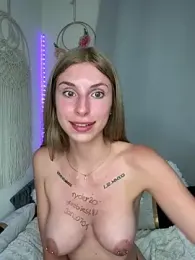 emma05 — Stripchat recorded stream image, 05.05.2025 17:20