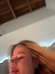 curchez_ — Stripchat recorded stream image, 05.05.2025 20:10