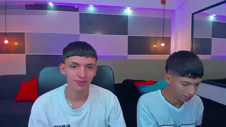 Juan_Nd_Steven — Stripchat recorded stream image, 06.05.2025 02:40