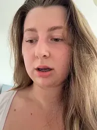 curvyflawless — Stripchat recorded stream screenshot (06 May 2025)