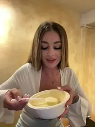 IsabellaEtthan — Stripchat recorded stream image, 08.05.2025 17:10
