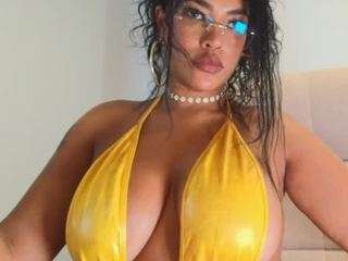saamytits — Camsoda recorded stream image, 09.05.2025 16:40