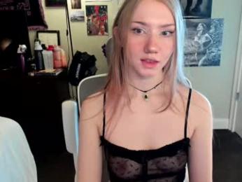 eve003300 — Chaturbate recorded stream image, 09.05.2025 22:10