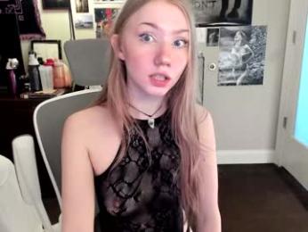 eve003300 — Chaturbate recorded stream image, 09.05.2025 22:10