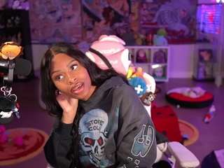 lovenzia — Camsoda recorded stream image, 10.05.2025 22:50