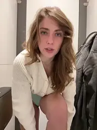 MariiD — Stripchat recorded stream screenshot (11 May 2025)