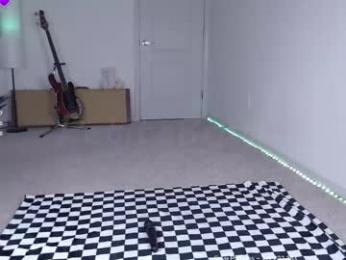 petitebrat — Chaturbate recorded stream screenshot (12 May 2025)