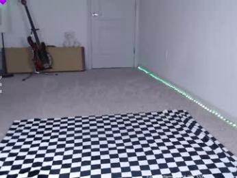 petitebrat — Chaturbate recorded stream screenshot (12 May 2025)