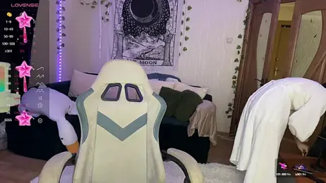 Traharaa — Stripchat recorded stream screenshot (15 May 2025)