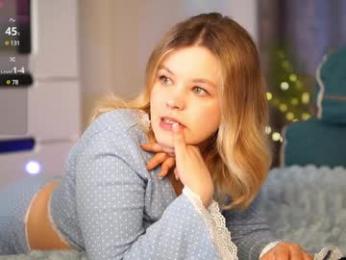 dianaholiday — Chaturbate recorded stream image, 16.05.2025 16:00
