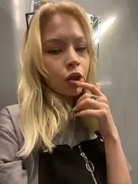 Cum_girlss — Stripchat recorded stream image, 17.05.2025 04:40