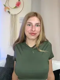 emma05 — Stripchat recorded stream image, 18.05.2025 04:30