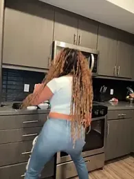 Bigbuttbrooklynn — Stripchat recorded stream image, 18.05.2025 01:20
