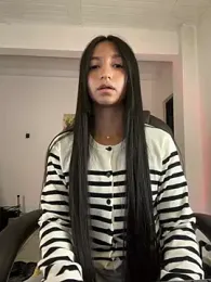 aly_golden_ — Stripchat recorded stream image, 18.05.2025 08:00